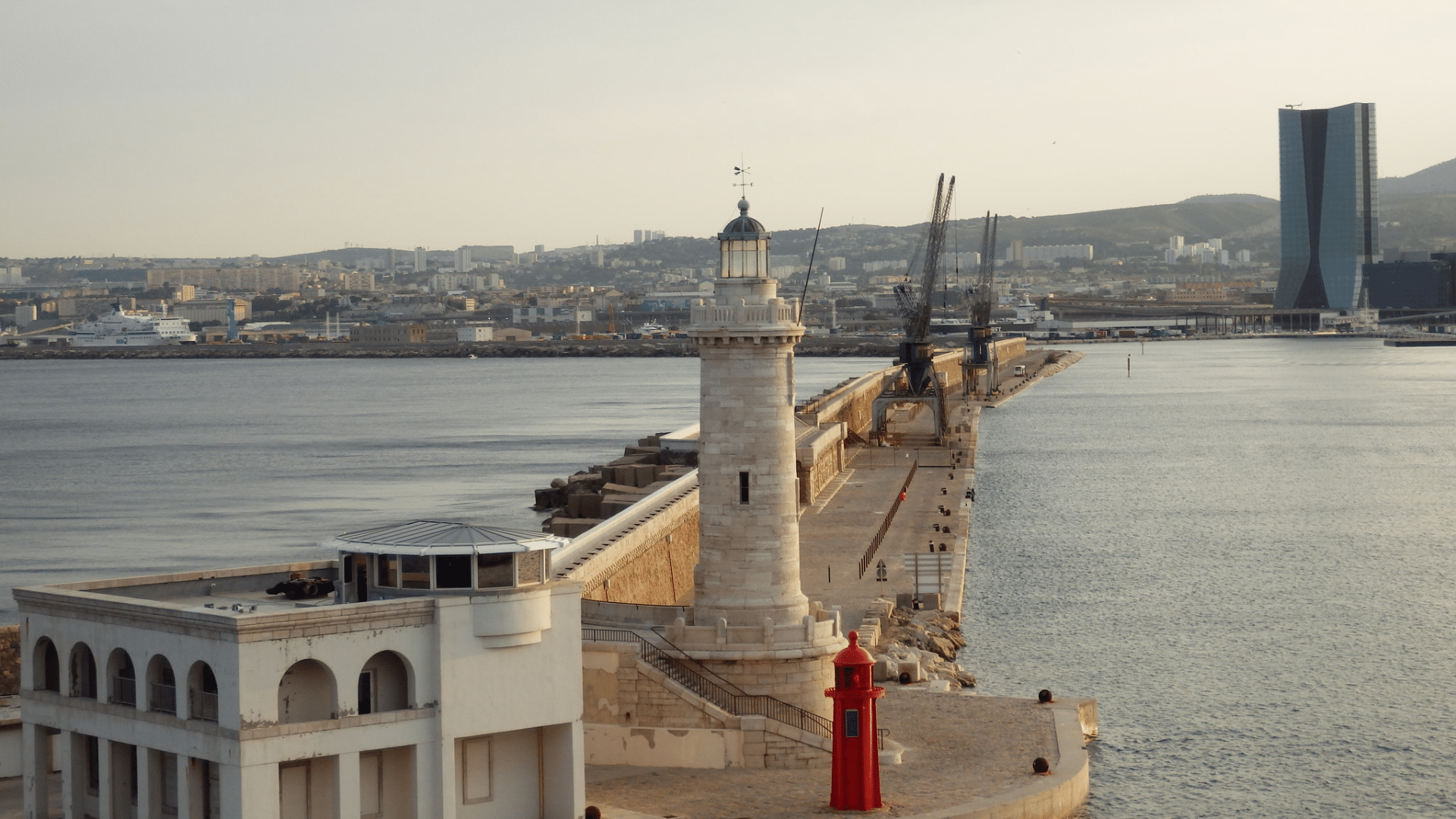 digue_large_marseille
